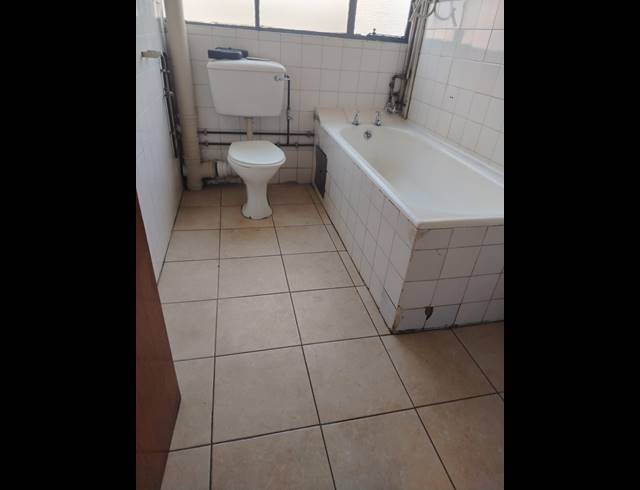 3 BEDROOM FLAT FOR SALE IN LENNOXTON